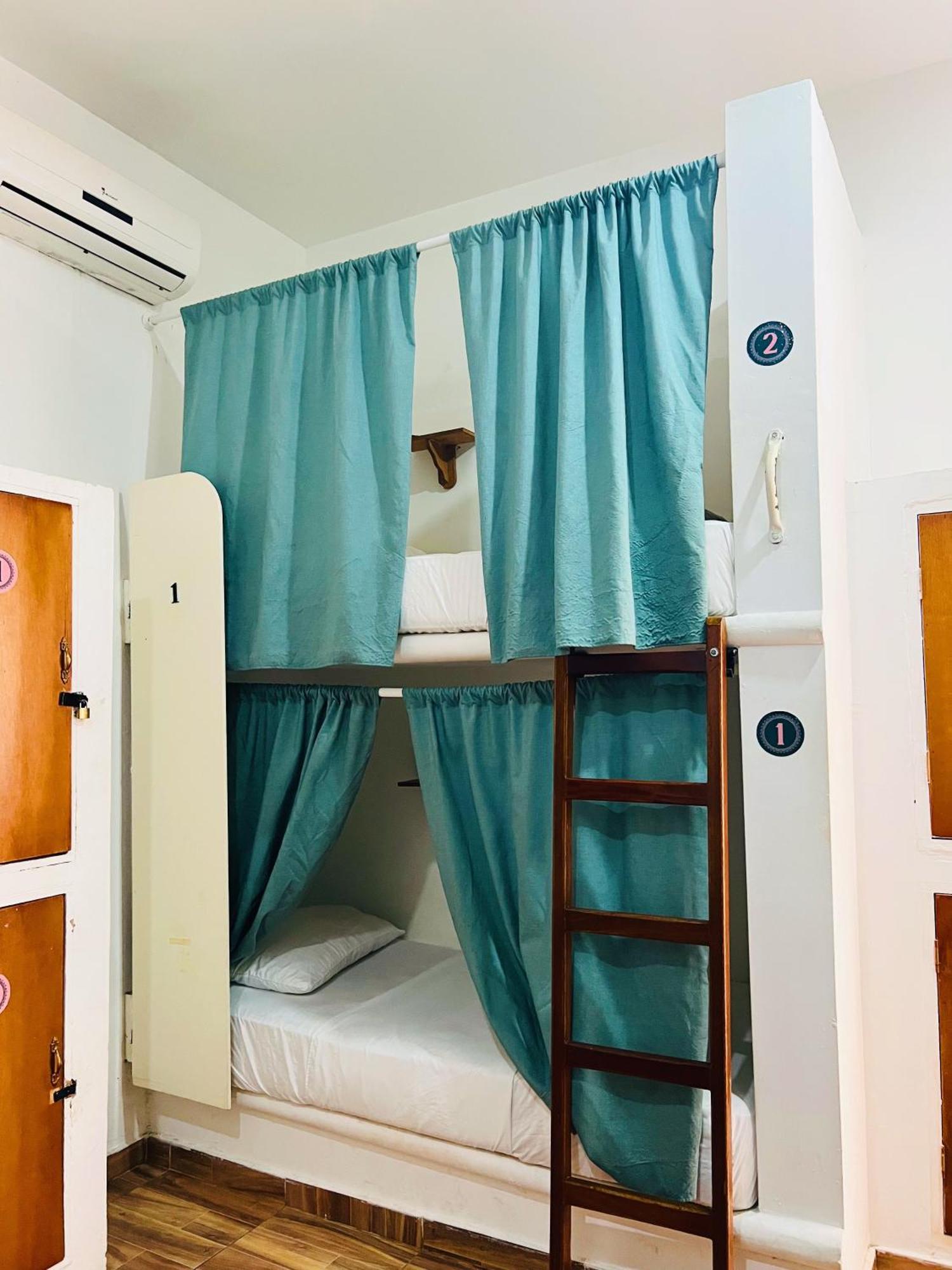 Casa Zahri Boutique Hostel Картахена Номер фото